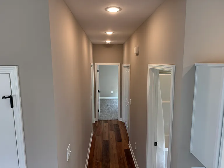 826 Rosemary Ln — Photo 4