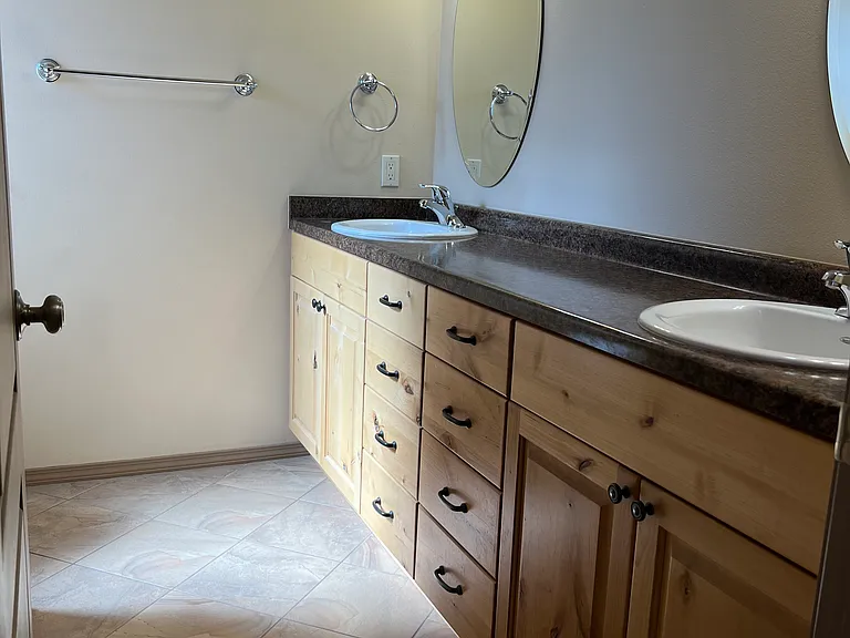 716 Monarch St — Photo 11