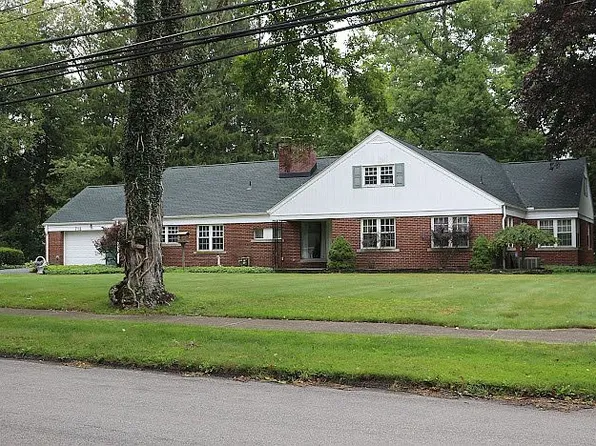 712 Wayne St, Corry, PA 16407