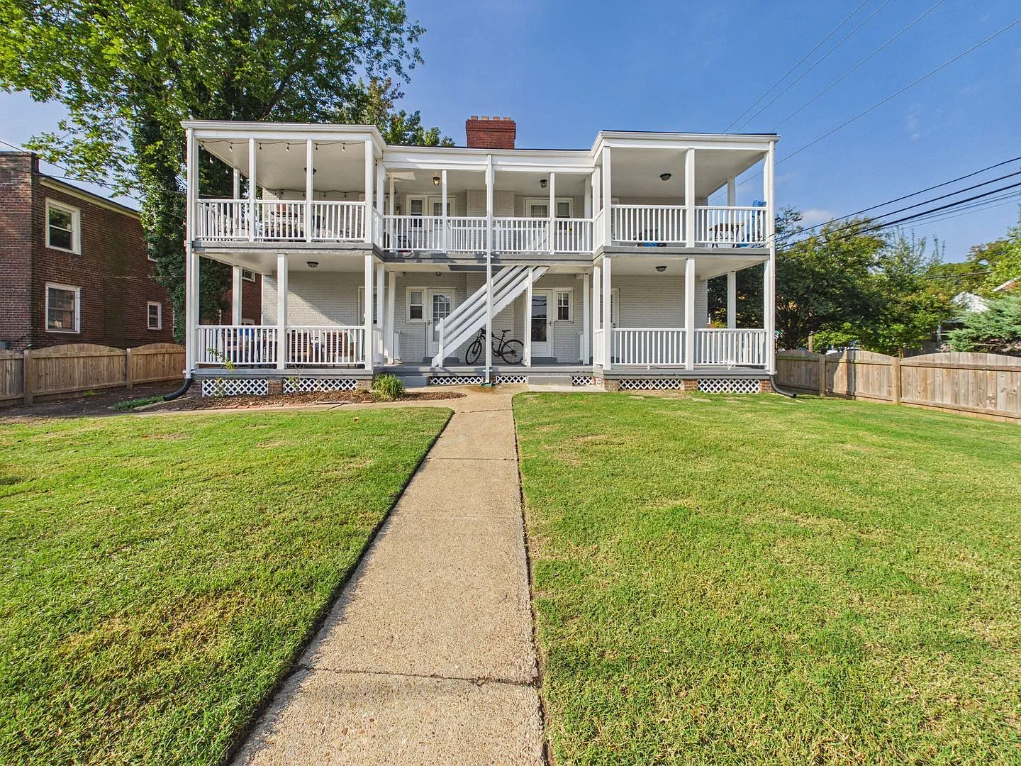 2 bed, 1.0 bath, 830 sqft, $1,799 — Photo 1