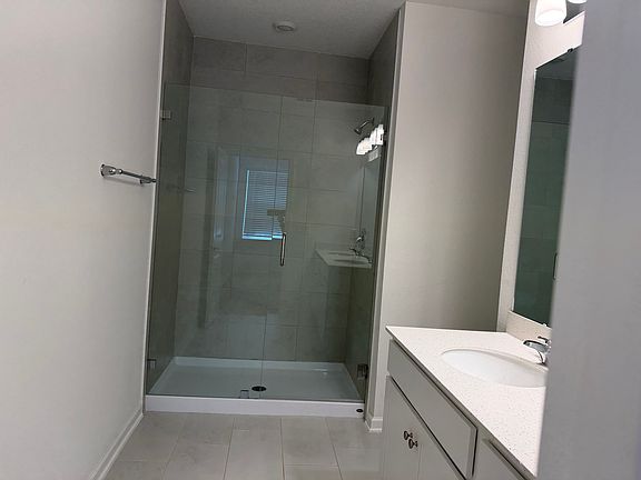 5th image of 25 Mellowood Ln