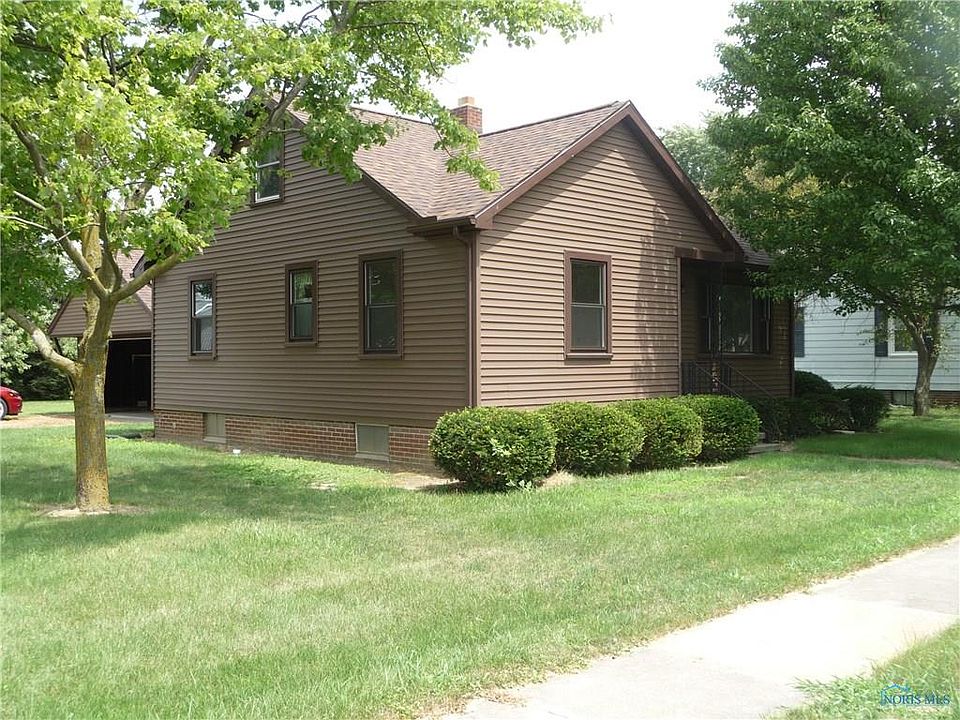 1st image of 928 W College Ave