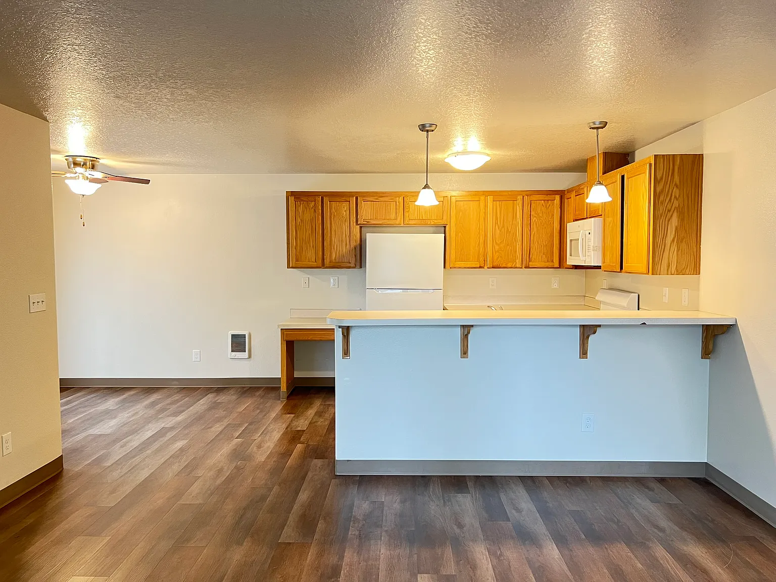 3 bed, 1.5 bath, 1104 sqft, $1,895 — Photo 4