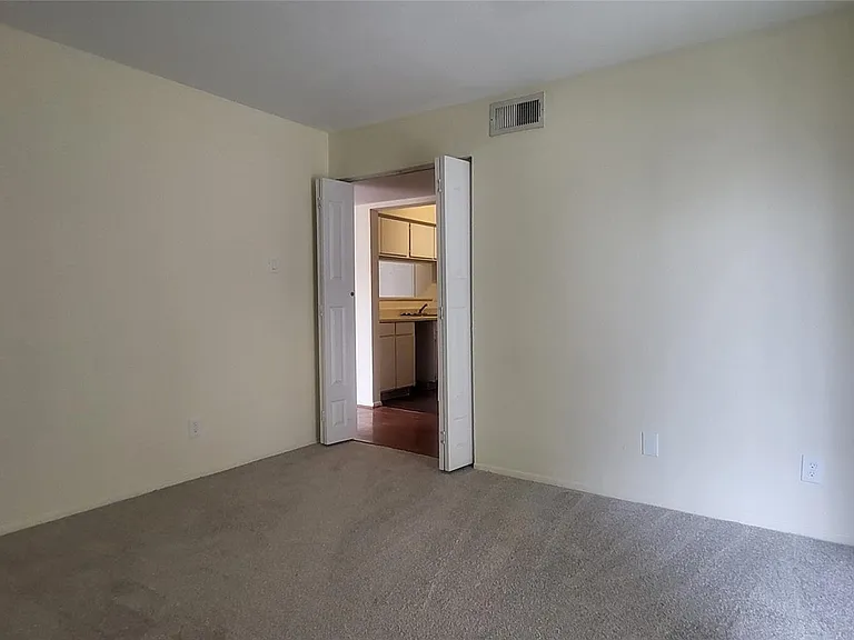 2822 S Bartell Dr #21 — Photo 12