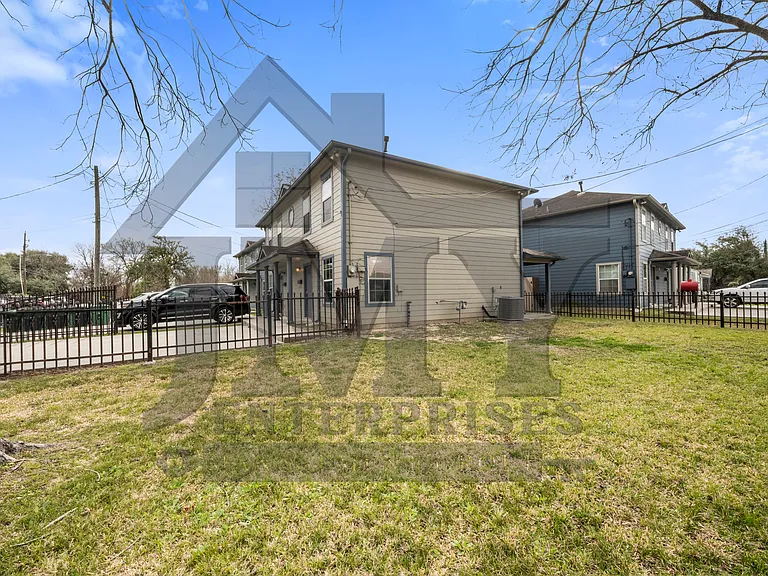 2526 Aldon St #B — Photo 21