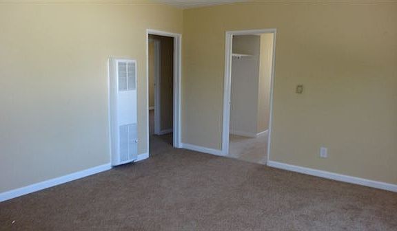 2 LIVING ROOM
