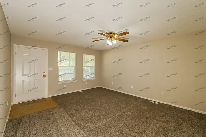 3 bed, 1.5 bath, 1002 sqft, $1,375 — Photo 4