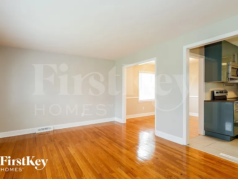 1128 Rocky Ridge Dr — Photo 4