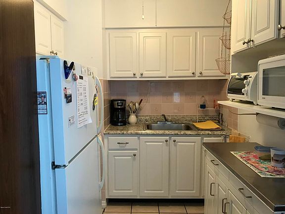 2nd image of 215 Circle Dr APT 10