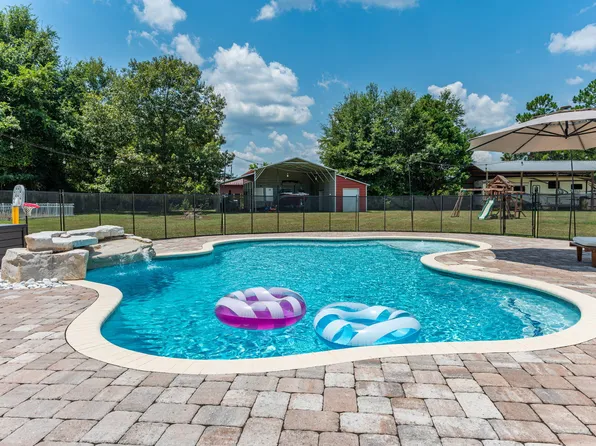 1406 Greenwood Rd, Baker, FL 32531