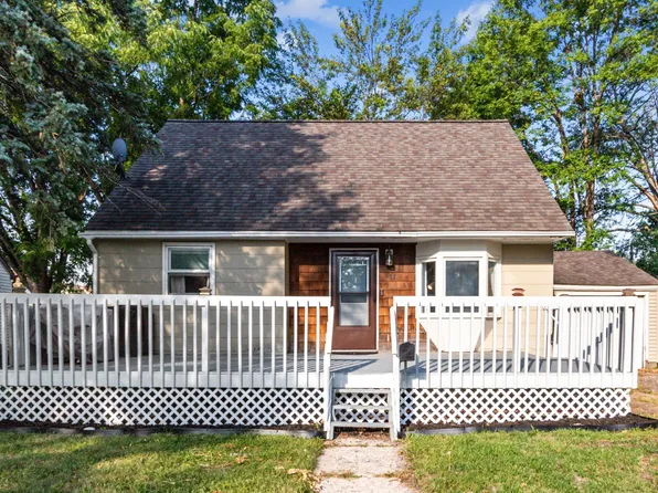 1321 Baxter Ave N, Glencoe, MN 55336