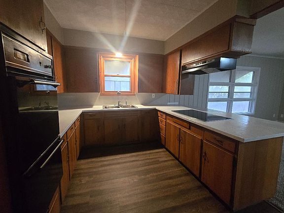 5th image of 1126 W 6th Ave