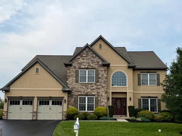 104 Scenic Ridge Dr, Hummelstown, PA 17036