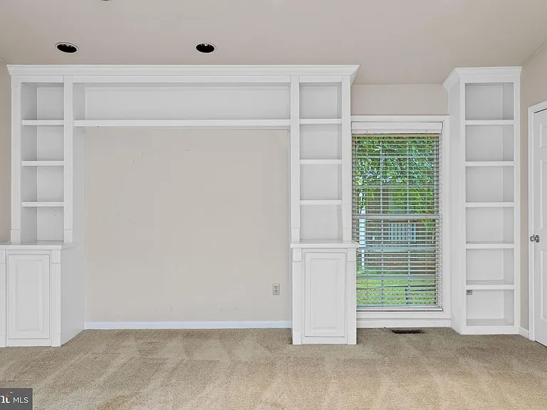 1312 Stafford Ave — Photo 23