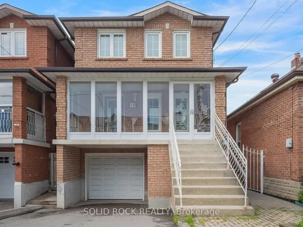 18 Maple Bush Ave, Toronto, ON M9N 1S6