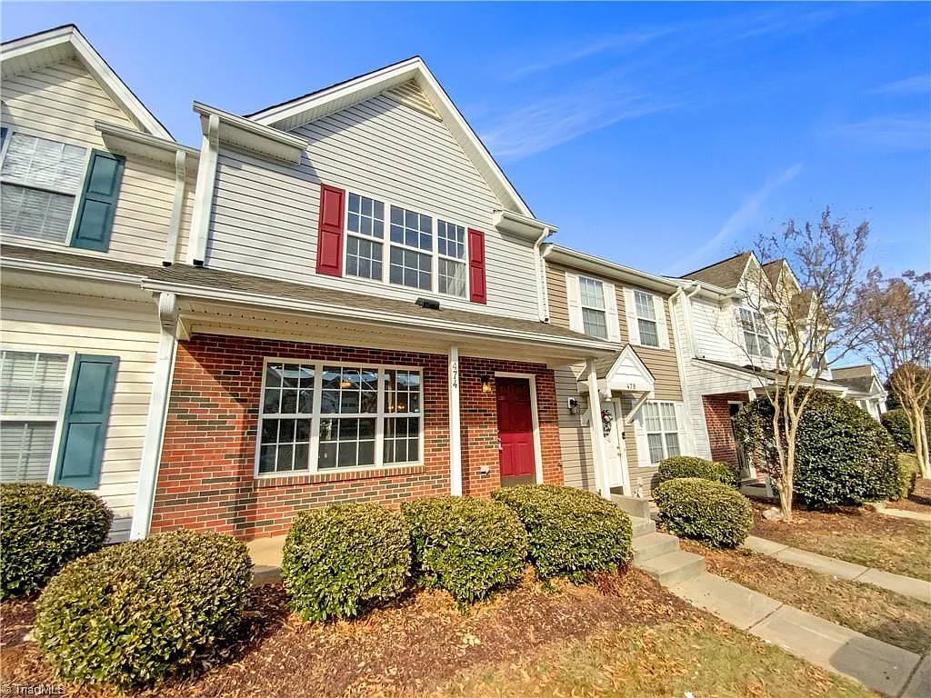 2 bed, 2.5 bath, 1255 sqft, $1,650 — Photo 2