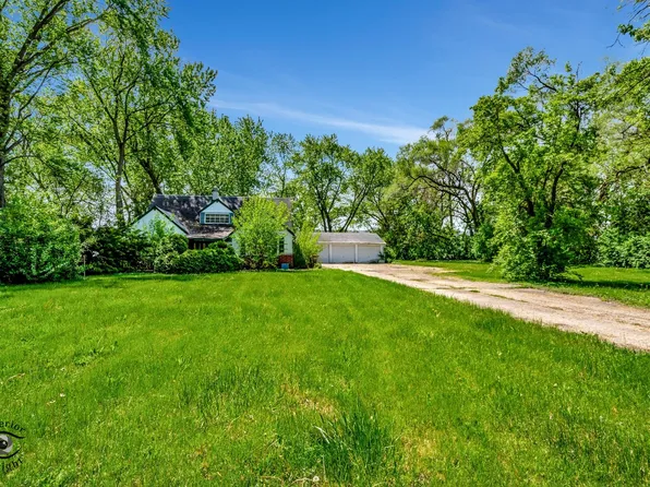 30W243 Estes St, Naperville, IL 60563