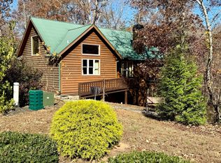 265 Maple Ridge Dr, Cleveland, GA 30528