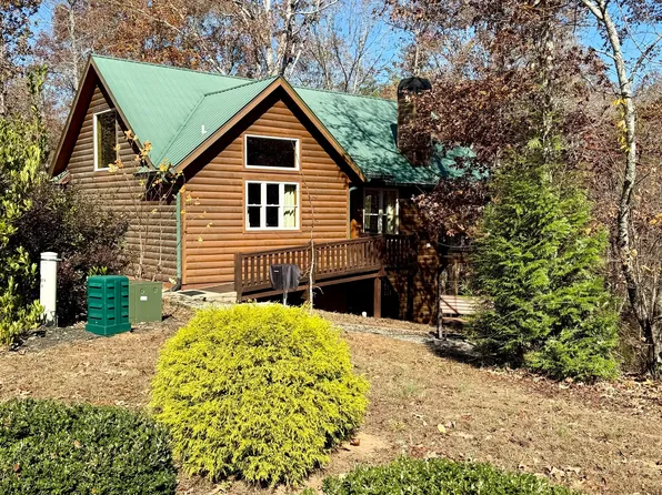 265 Maple Ridge Dr, Cleveland, GA 30528