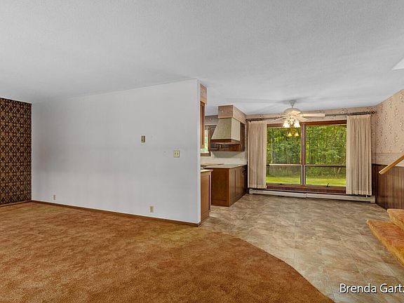 5th image of 12233 Algoma Ave NE