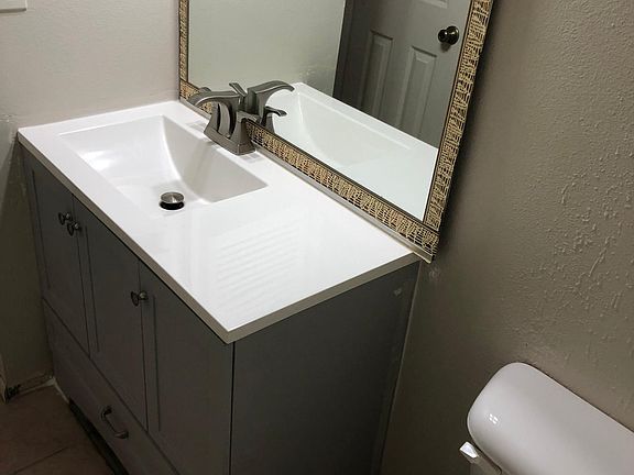 5th image of 810 Kings Ct APT H