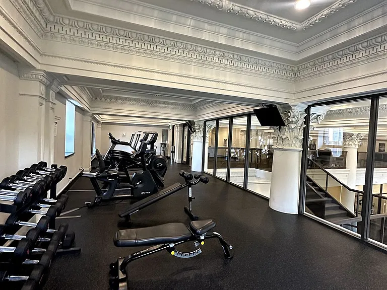 112 King St E #306 — Photo 8