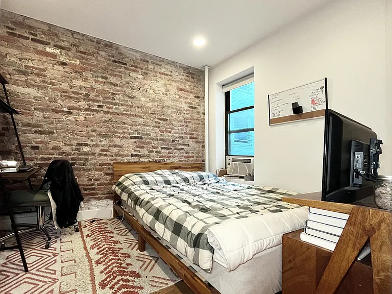 265 S 2nd St #17 — Photo 4