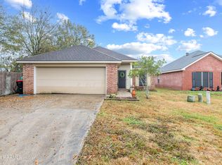 106 Army Ranger Dr, Duson, LA 70529