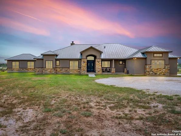 3250 Fm 1922, Floresville, TX 78114