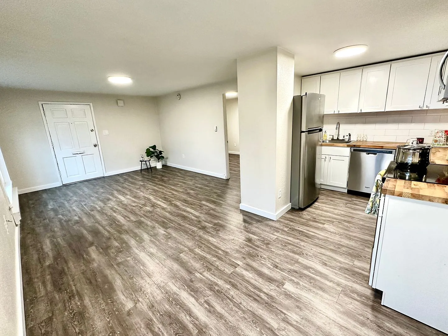 M street Apartments — Photo 4