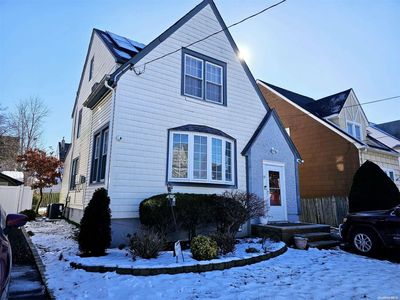 18 Kenmore Road, Valley Stream, NY, 11581