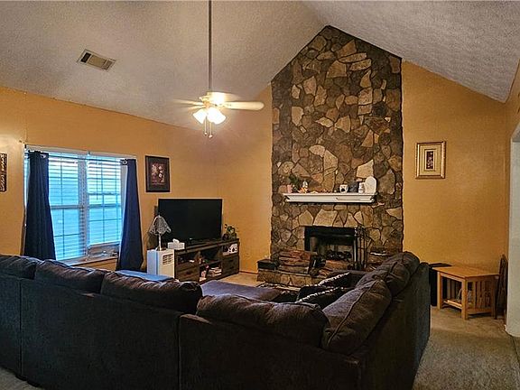 4th image of 1193 New Hope Rd