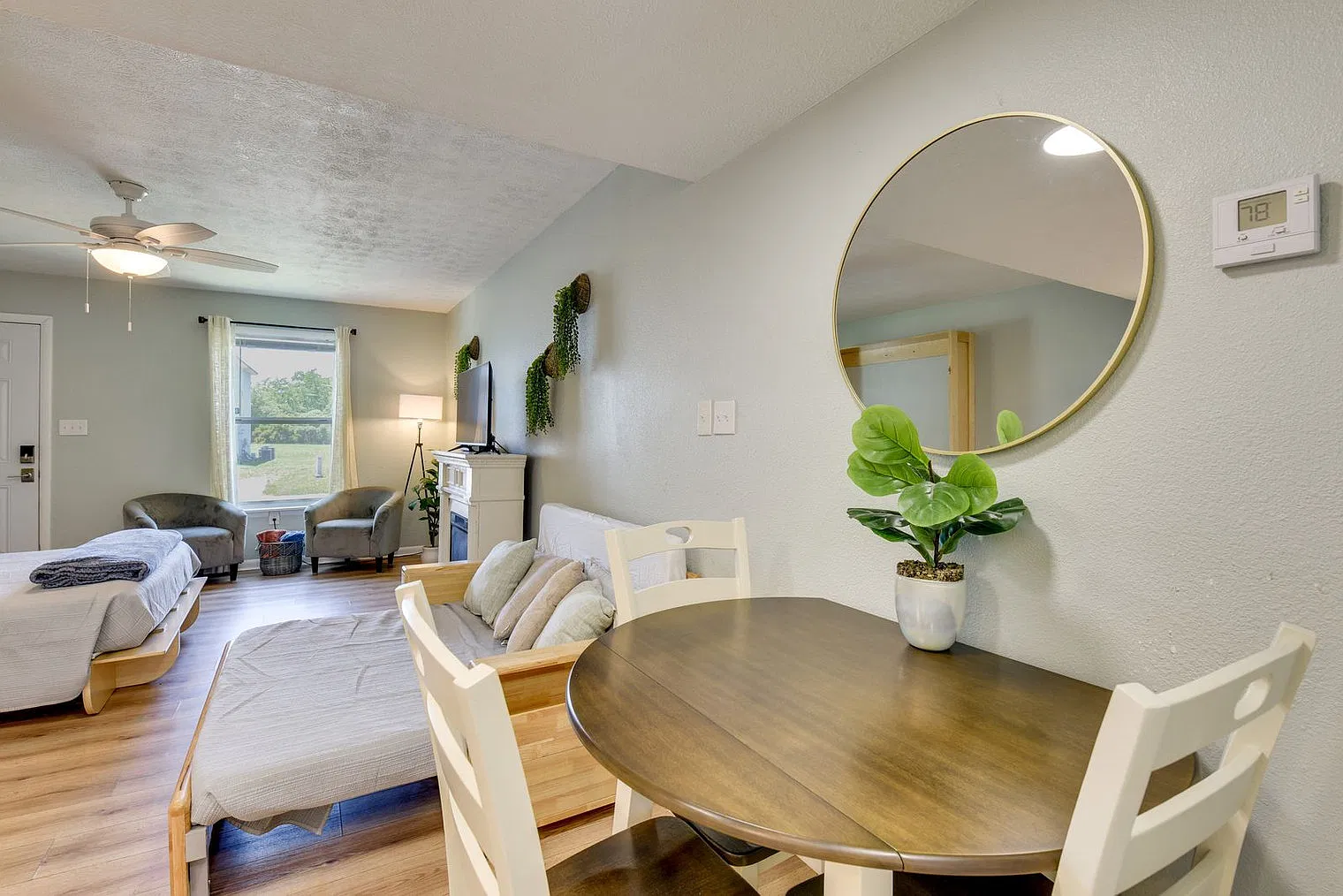 Studio, 1.0 bath, 376 sqft, $2,322 — Photo 1