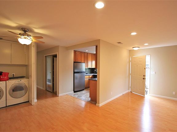 5th image of 382 S Bernardo Ave