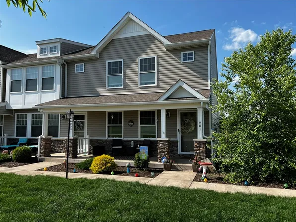 201 Spring Blossom Cir, Beaver Falls, PA 15010