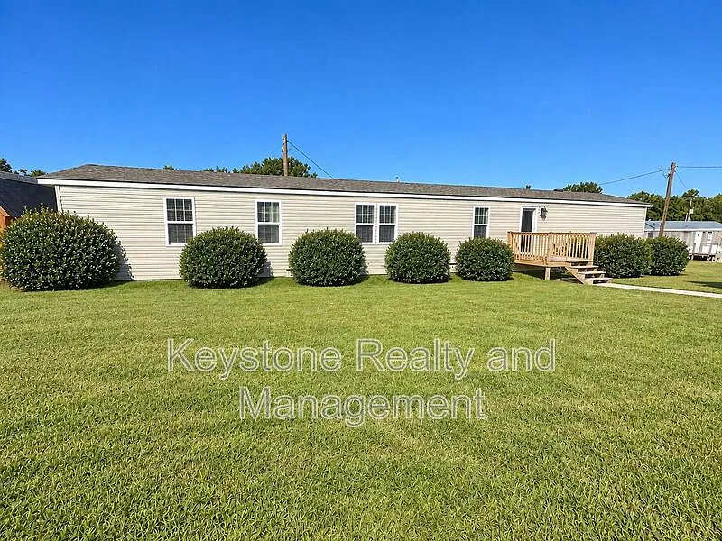 3 bed, 2.0 bath, 1280 sqft, $1,200 — Photo 1