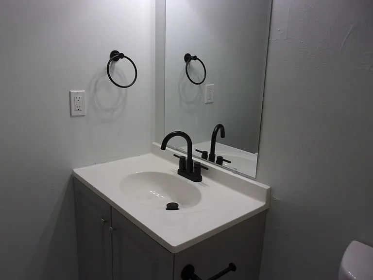 1673 Eagles Pl #102-C — Photo 8