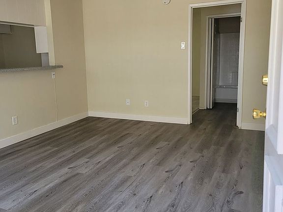 2nd image of 21821 Saticoy St APT 4