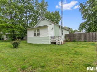 413 E Elm St, Thayer, IL 62689