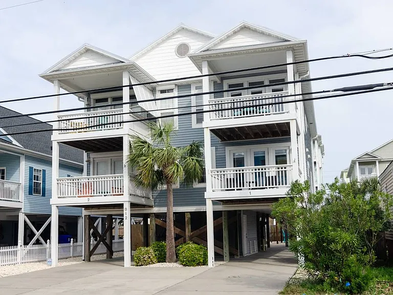 812 Canal Dr #1 — Photo 2