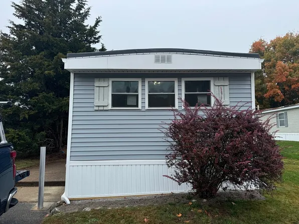 127 Evmar Dr, Attleboro, MA 02703