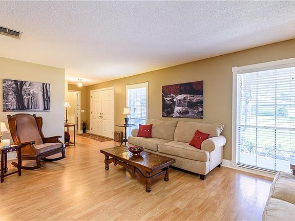 5th image of 6104 Bonnie Brook Blvd