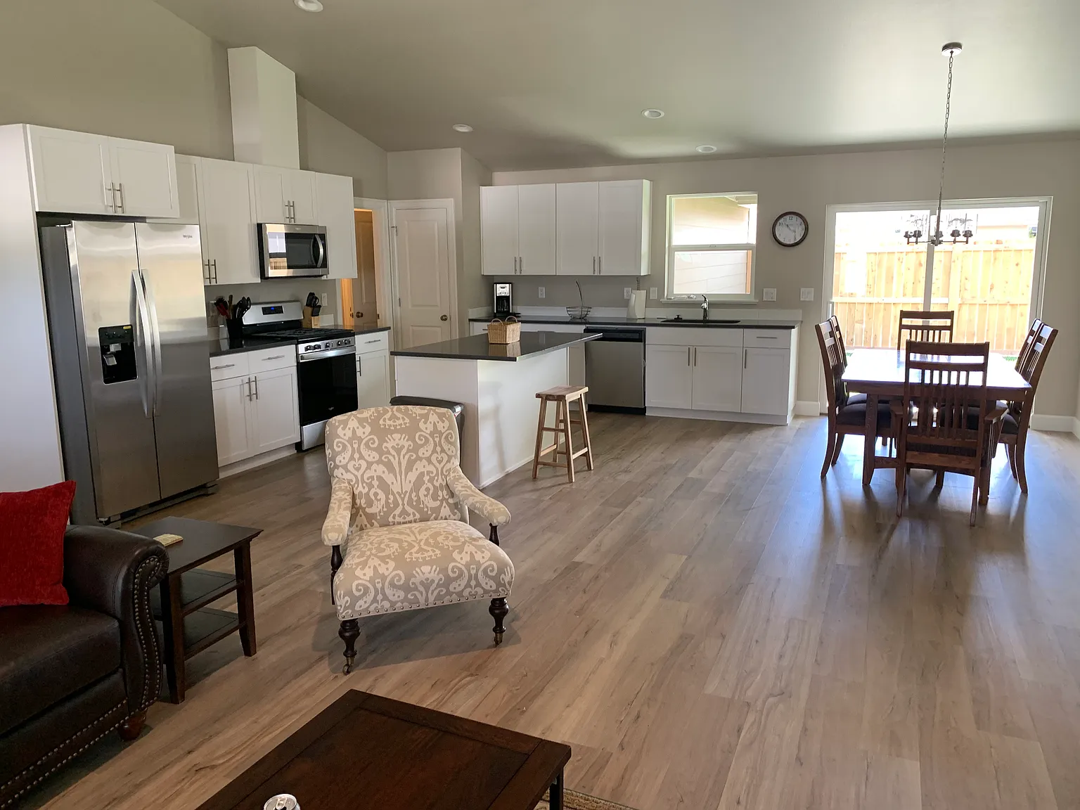 4 bed, 1683 sqft, $2,900 — Photo 4