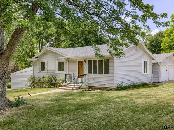 3304 S 81st Ave, Omaha, NE 68124