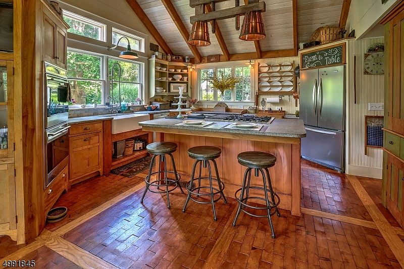 Zillow Learning Center  Country kitchen designs, Country cottage kitchen,  Country style kitchen
