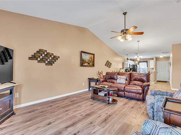 4th image of 18 Sweetgrass Trl