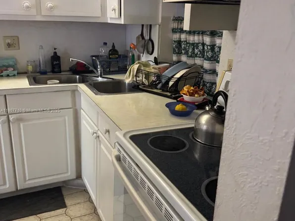 5830 NW 64th Ave APT 109, Tamarac, FL 33319