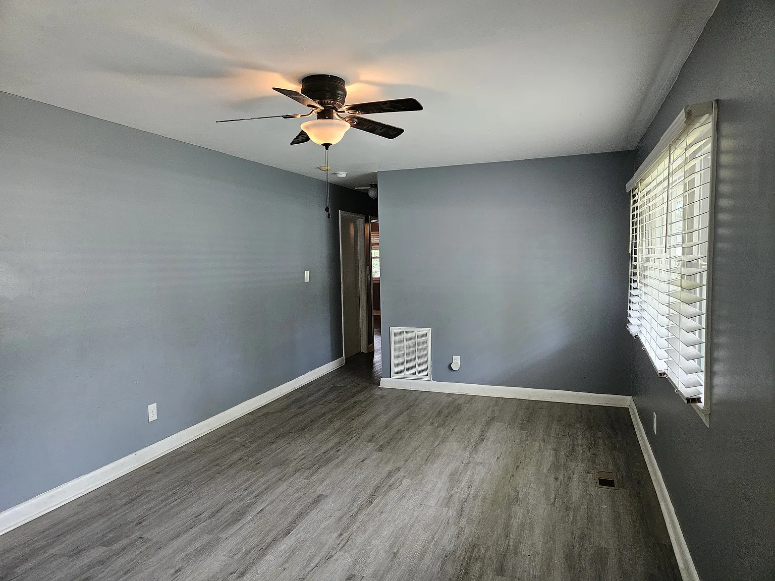 3 bed, 1924 sqft, $1,500 — Photo 2