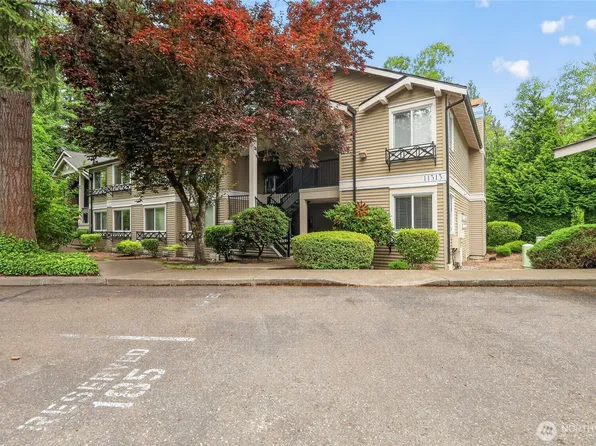 11313 NE 128th Street #E104, Kirkland, WA 98034