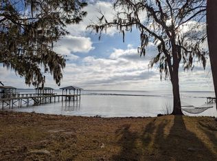 1710 Canal Cove Rd, Lake Waccamaw, NC 28450